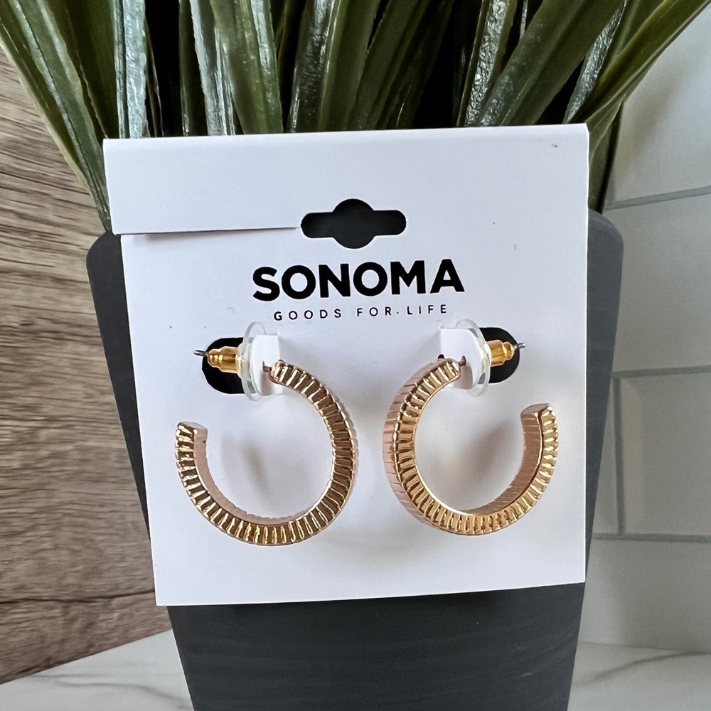 Sonoma Gold 3/4 Hoop Earrings with Ridge Details. Post Push Back.